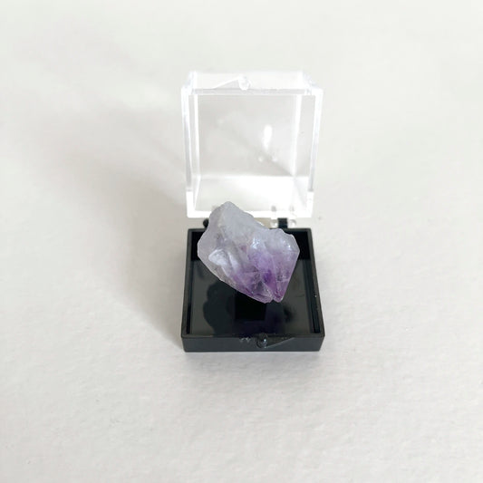 Número 37 amatista en bruto mineral