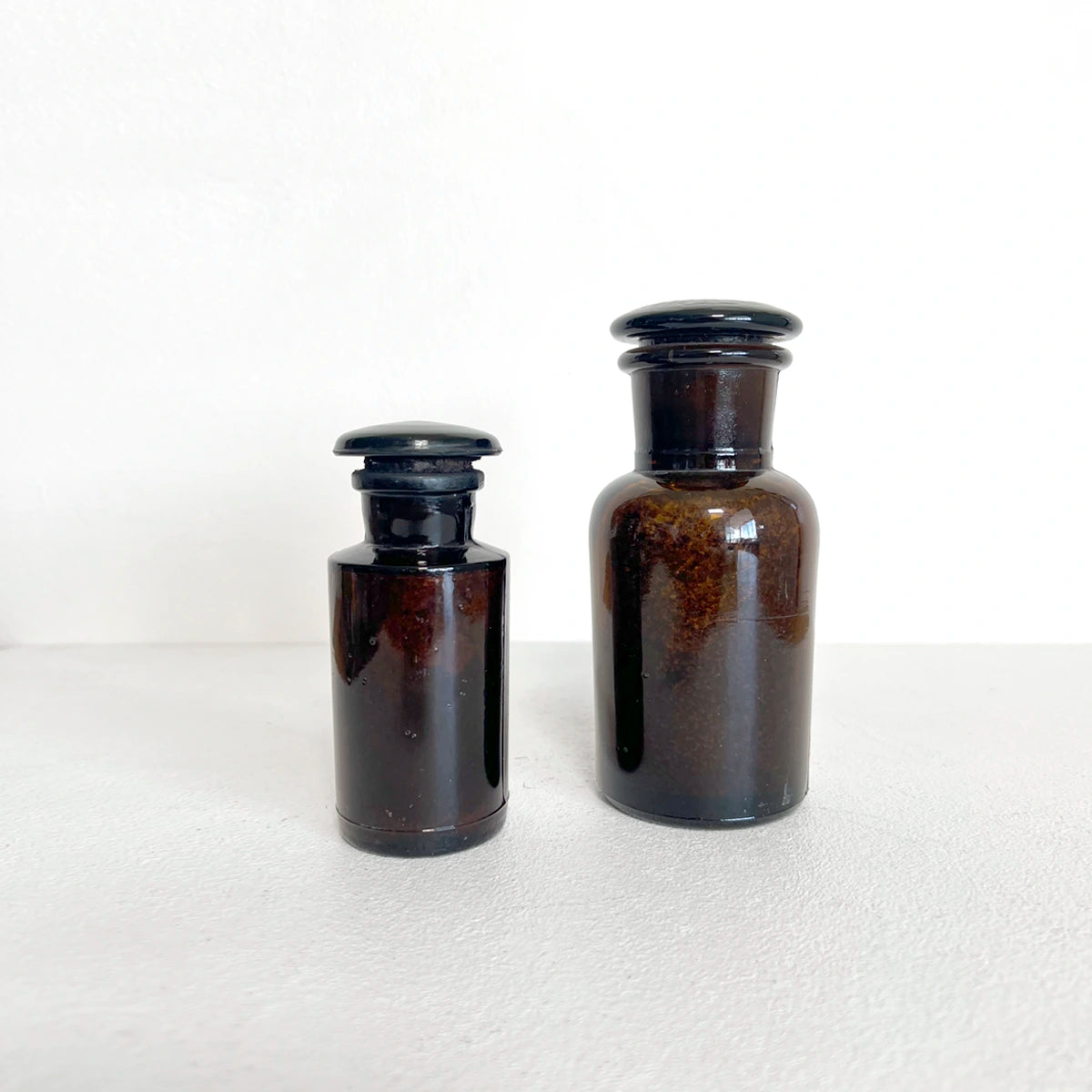 Número37 Par de antiguos frascos farmacéuticos de vidrio antigüedad decoración