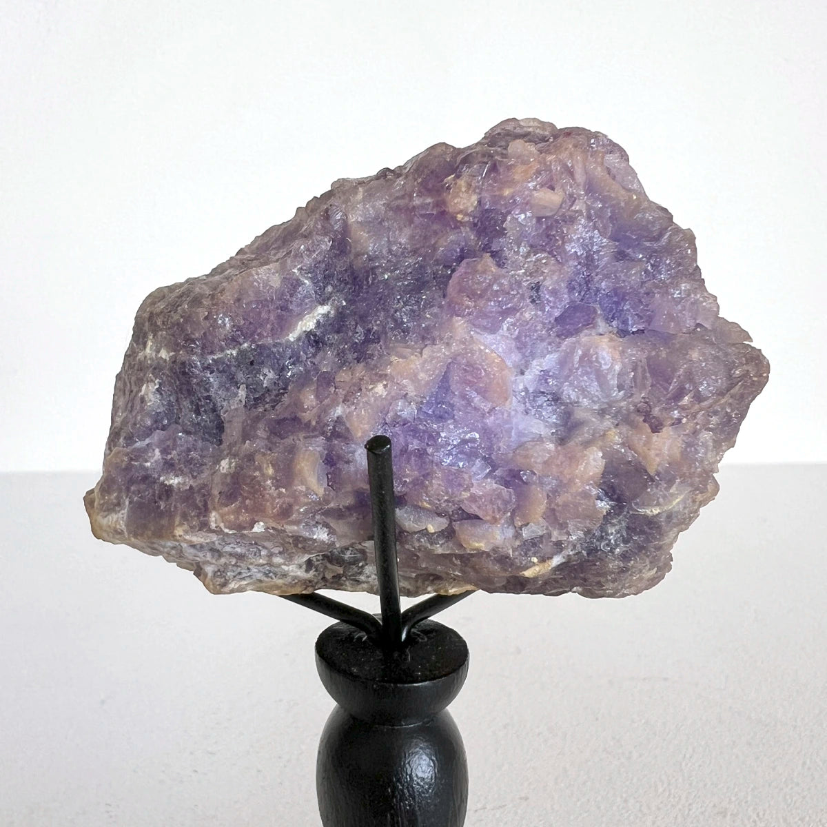 número 37 minerales coquimbita en pedestal