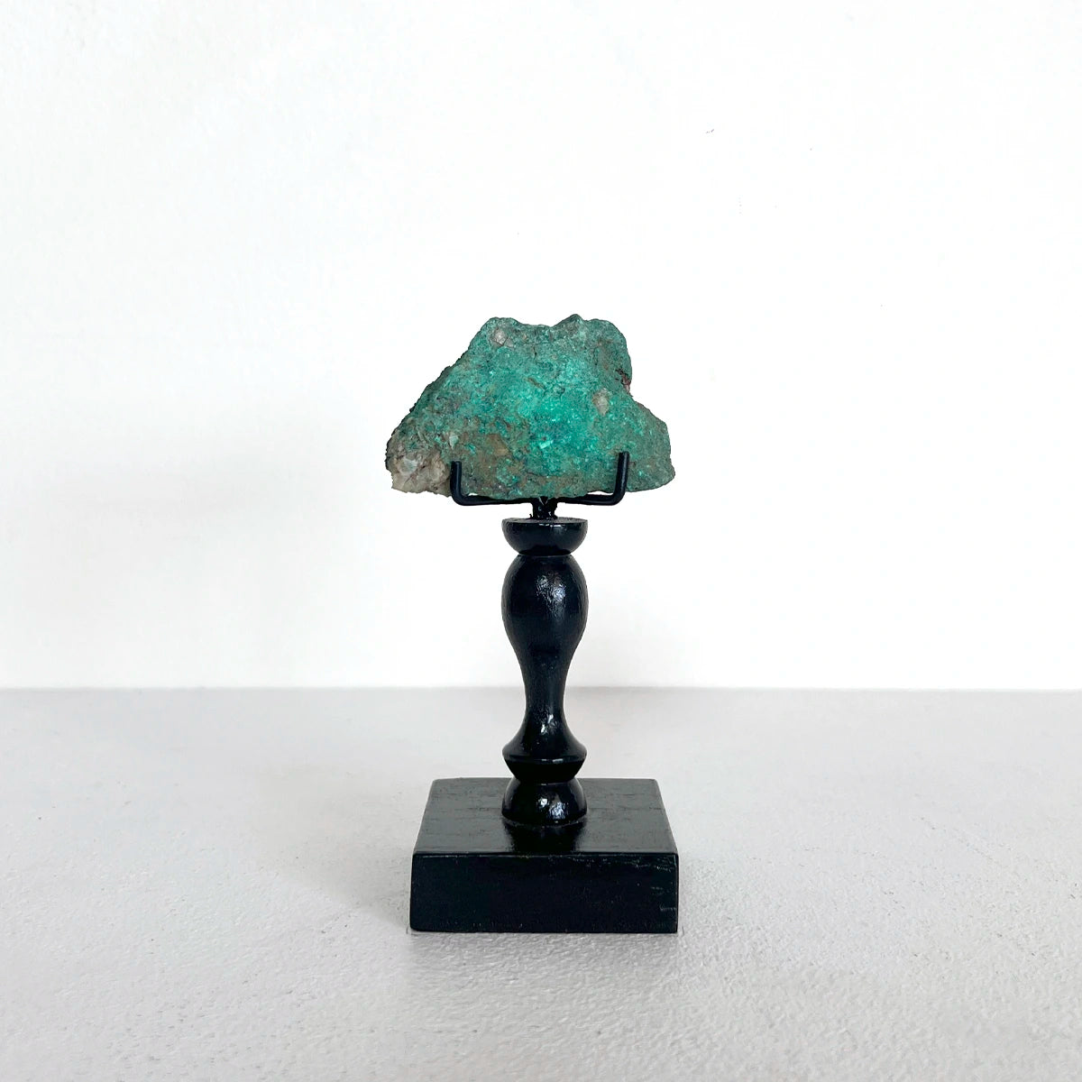 Numero 37 Crisocola en pedestal Minerales