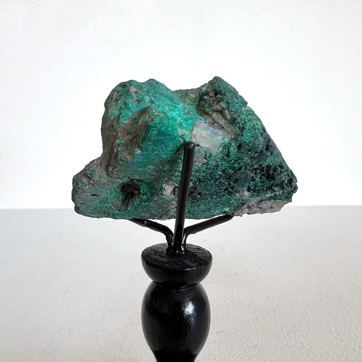 Numero 37 Crisocola en pedestal Minerales