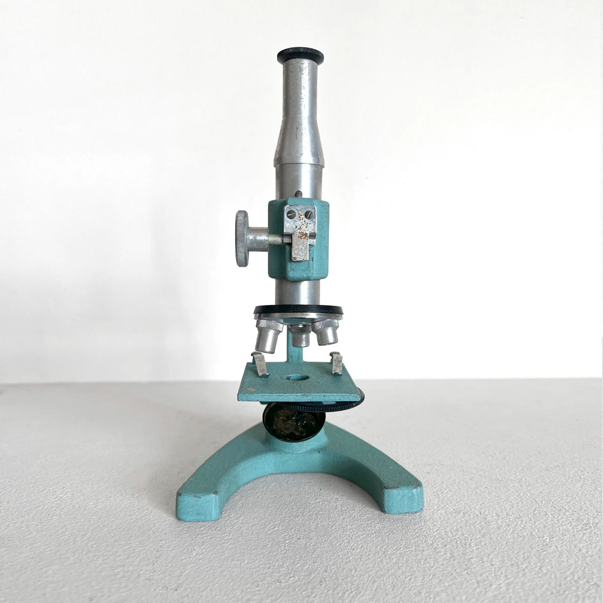 Número37 Microscopio de fierro, ca. 1960 antigüedad decoración