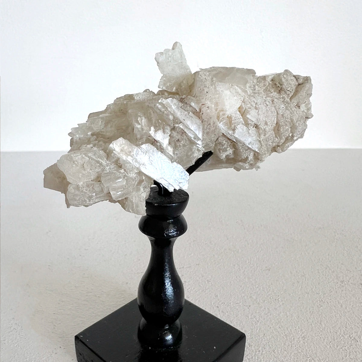 Número37 selenita cristalizada pedestal minerales