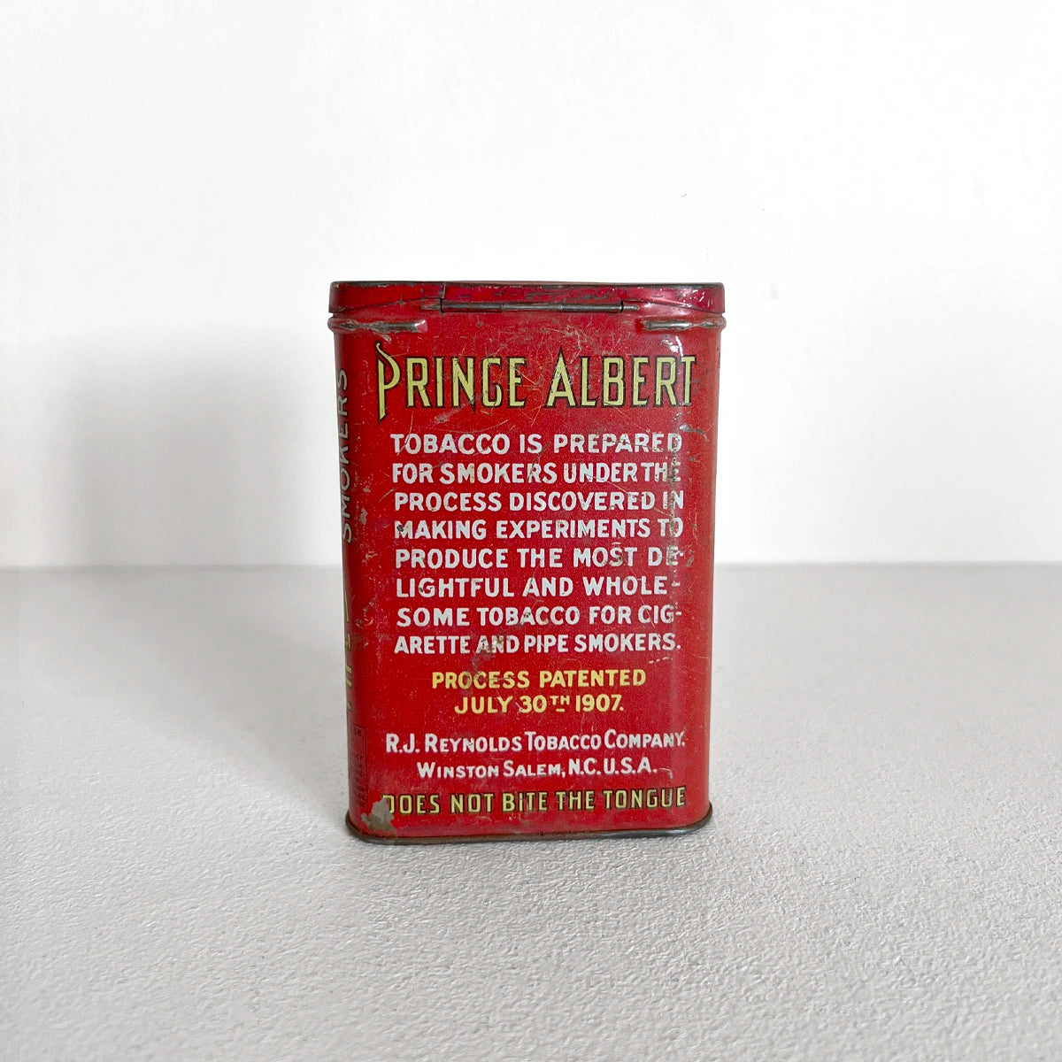 Número37 Lata de tabaco “Prince Albert”, ca. 1940