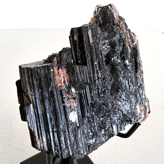 Número37 turmalina en pedestal minerales