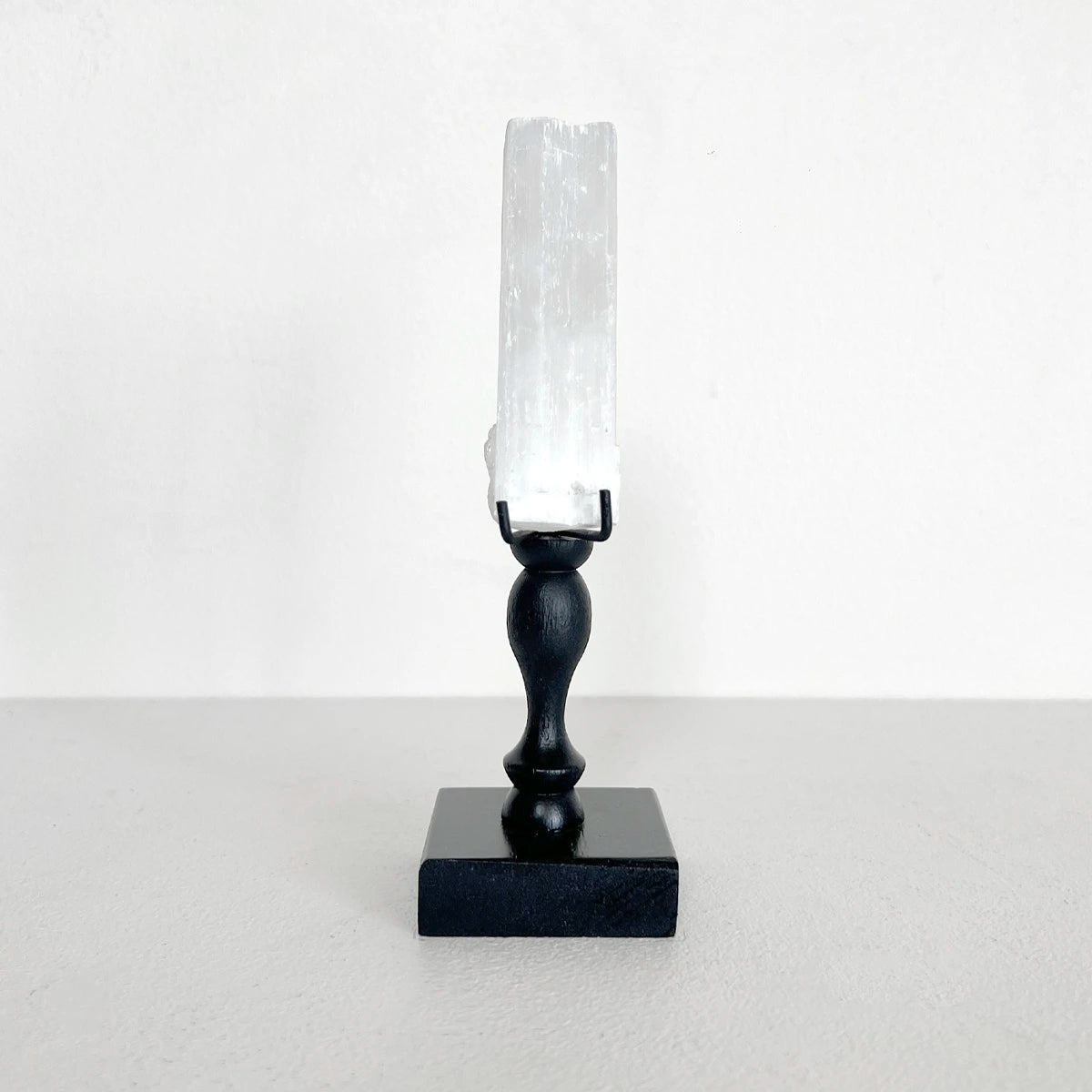 Número37 vara selenita pedestal minerales