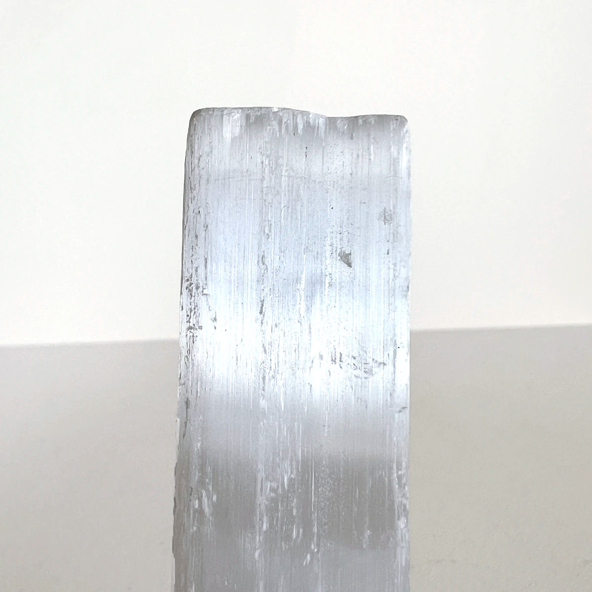 Número37 vara selenita pedestal minerales