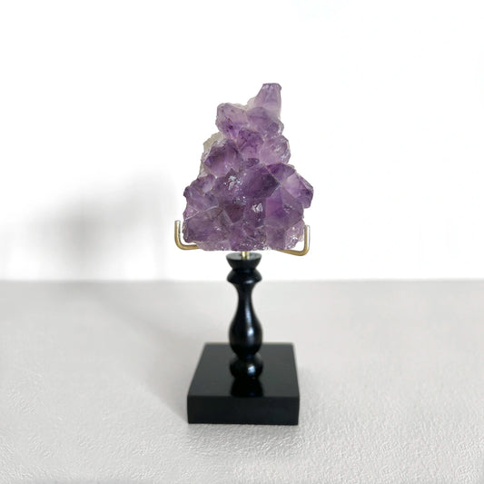 Amatista en pedestal, Número37, Mineral, Gabinete de Curiosidades