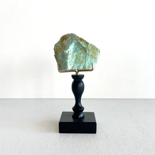 Crisoprasa en pedestal, Número37, Gabinete de Curiosidades, Minerales