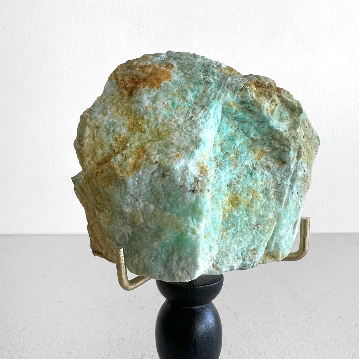 Crisoprasa en pedestal, Número37, Gabinete de Curiosidades, Minerales