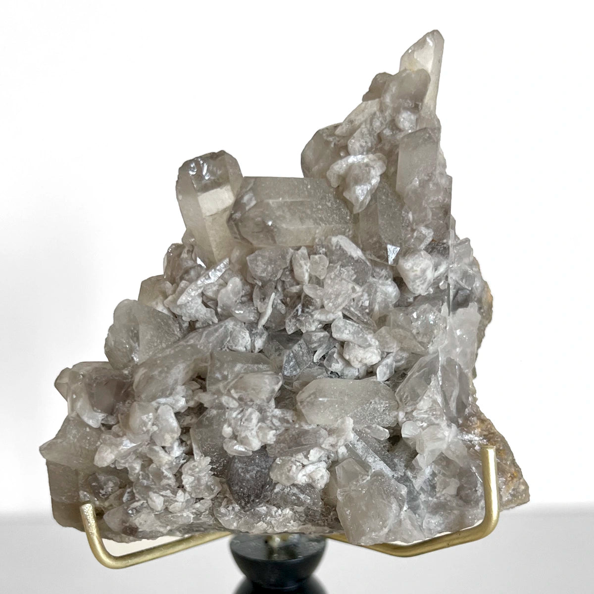 Cuarzo "humo" en pedestal, Número37, Gabinete de Curiosidades, Minerales