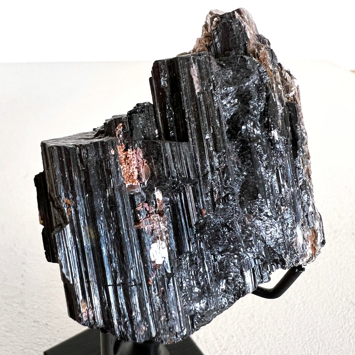 Número37 turmalina en pedestal minerales 